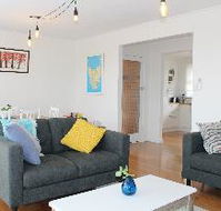 Newly Renovated Unit Waters Edge - Accommodation Asia