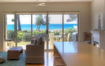 Noraville On The Beach - Accommodation Asia 2