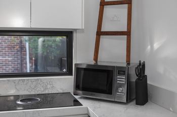 Architects Urban Retreat In Malvern - Accommodation Guide 6
