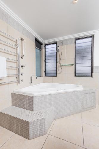 Sea Point On Trinity Beach - Accommodation China 5