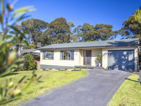 WAVES At MOLLYMOOK - Accommodation Guide 0