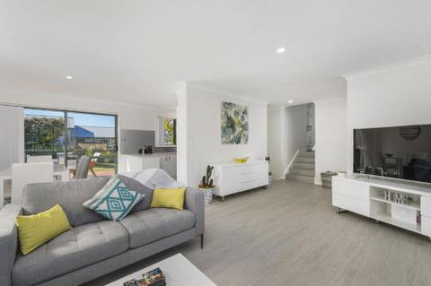 Right At Home In Bonny Hills - Accommodation Asia 2
