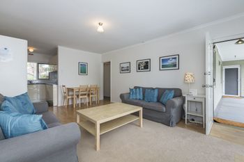 Claremont Apartment Number 6 - Accommodation Guide 0