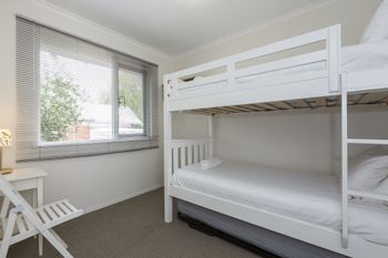 Claremont Apartment Number 6 - Accommodation Guide 4