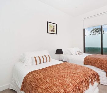 Smart Modern In St. Kilda - Accommodation Guide 4