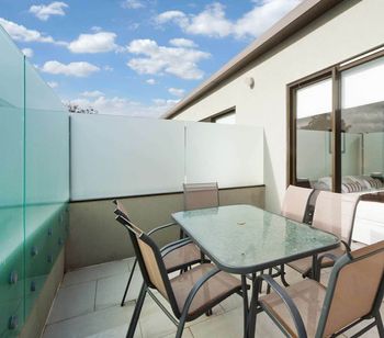 Smart Modern In St. Kilda - Accommodation Guide 5