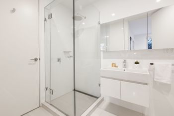 Iris Apartments By Ready Set Host - Accommodation Guide 6