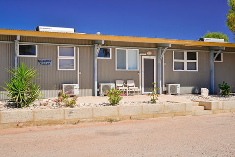 Getaway Villas Unit 38 9 - Accommodation Asia 1