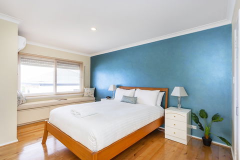 Scarborough Seaview Loft - Accommodation Asia 2