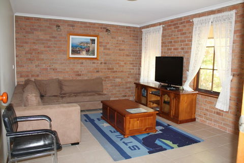Surf Beach Family Friendly Home - Accommodation Asia 0