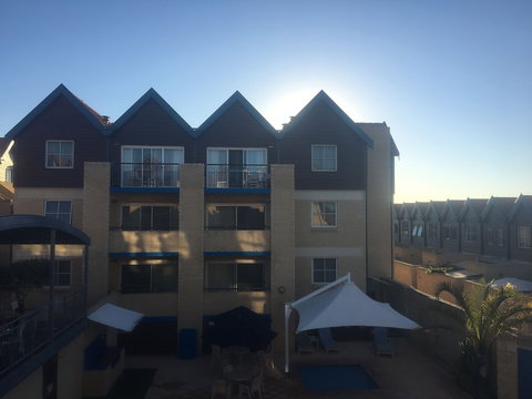 Hillary's Coastal Resort - Accommodation Guide 2