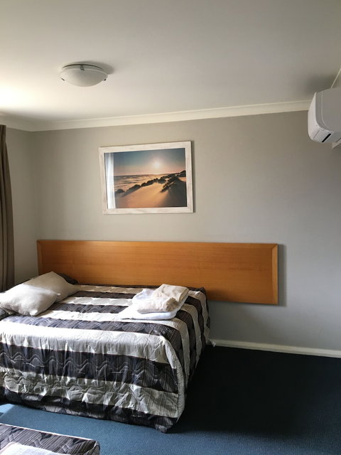 Hillary's Coastal Resort - Accommodation Guide 6