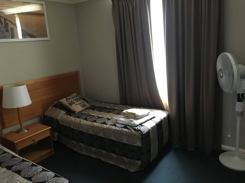 Hillary's Coastal Resort - Accommodation Guide 5