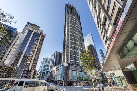 Oaks Aurora Tower - Accommodation Asia 3