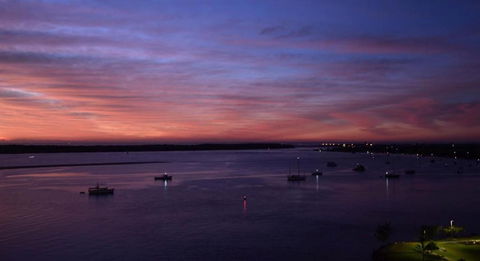 Broadwater Shores Waterfront Apartments - Accommodation Guide 1