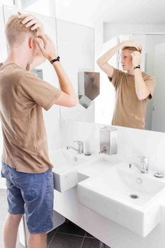 Mad Monkey Backpackers Bayswater - Accommodation Guide 6