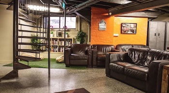 Mad Monkey Backpackers Bayswater - Accommodation Guide 2