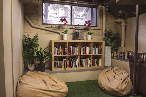 Mad Monkey Backpackers Bayswater - Accommodation Guide 1