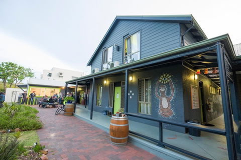 Dunsborough Beachouse YHA Backpackers - Accommodation Asia 3