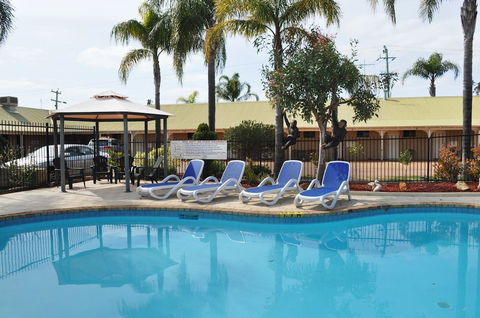 Pinjarra Resort - Accommodation Guide 3