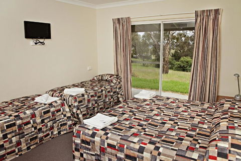BATHURST GOLDFIELDS MOTEL On MOUNT PANORAMA - Accommodation Guide 5