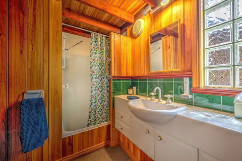 Sheoak On The Bay - Accommodation Guide 1