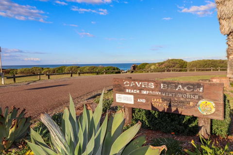 Seaside Escape - Accommodation Guide 4