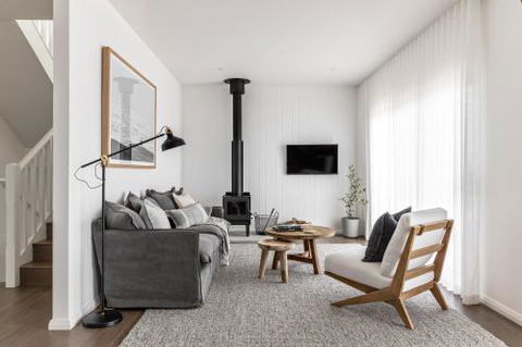 Seaside Escape - Accommodation Guide 2