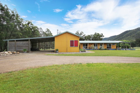 Feathertop Views And Dorm - Accommodation Asia 1