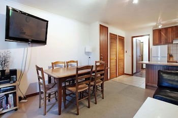 Lawlers 20 - Accommodation Asia 1