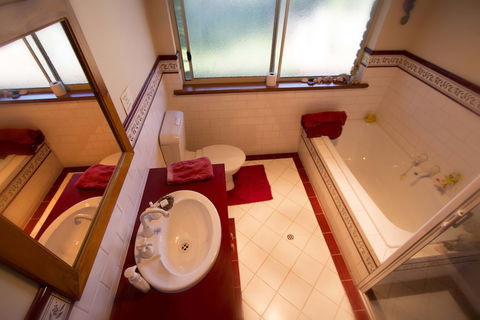 Jury Road Orchard - Accommodation Asia 5