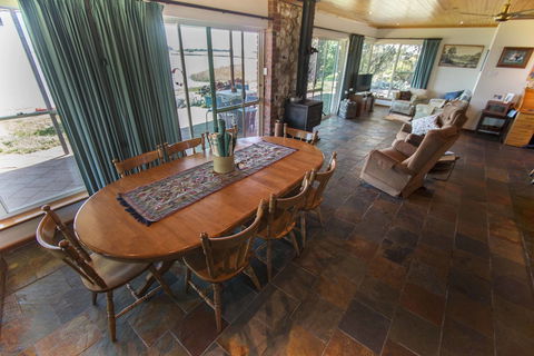 Jury Road Orchard - Accommodation Asia 4