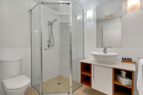 Beachfront Apartment With Ocean View - 4 - Accommodation Asia 4
