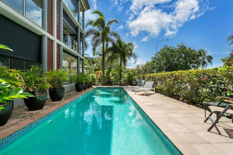Beachfront Apartment With Ocean View - 4 - Accommodation Asia 0