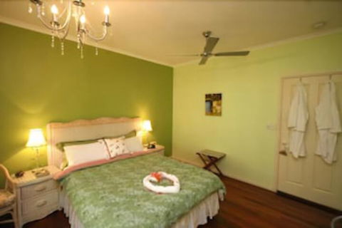 Noosa Country House - Accommodation Guide 5