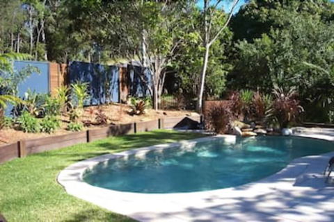 Noosa Country House - Accommodation Guide 1