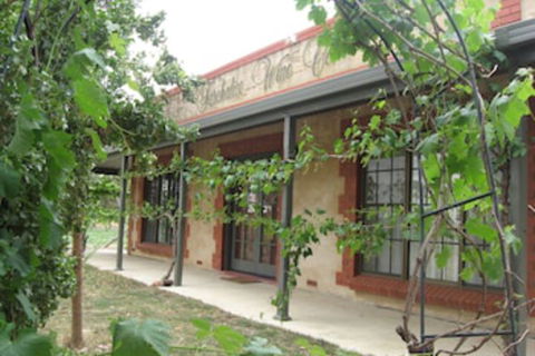 Under The Vines - Accommodation China 0