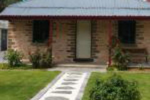 Annabelles Cottage - Accommodation Guide 0