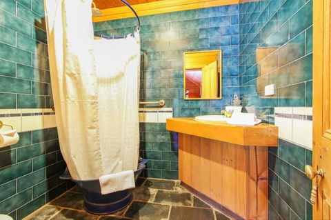 The Priory Beechworth - Accommodation Guide 6
