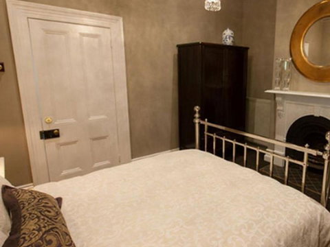 Finches Of Beechworth - Accommodation Guide 5