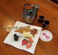 Ayr Bed  Breakfast on McIntyre - Accommodation Guide
