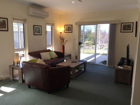 Lyreen's Apartment B&B - Accommodation Guide 0
