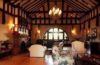 Petersons Armidale Winery & Guesthouse - Accommodation Asia 4