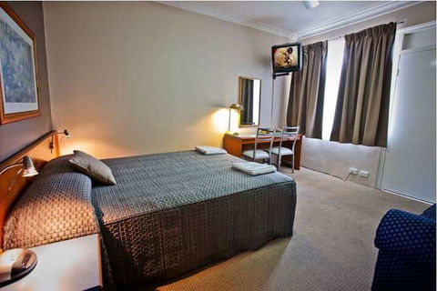Abbotsleigh Motor Inn - Accommodation Guide 4