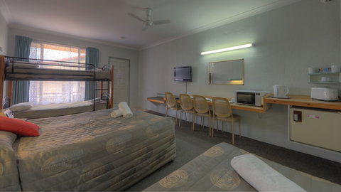 Alluna Motel - Accommodation Guide 5