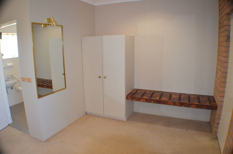 Deer Park Motor Inn - Accommodation Asia 6