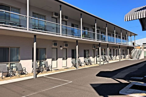New England Motor Inn - Accommodation Asia 7