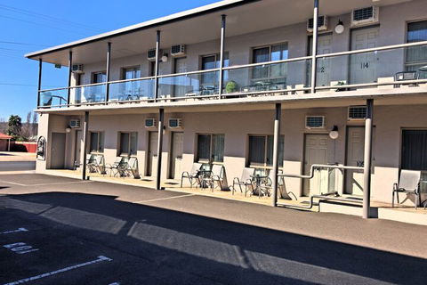 New England Motor Inn - Accommodation Asia 2