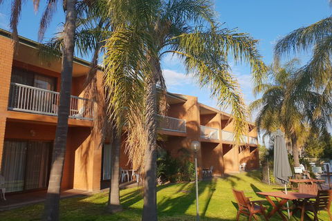 Crystal Fountain Motel Albury - Accommodation Guide 1