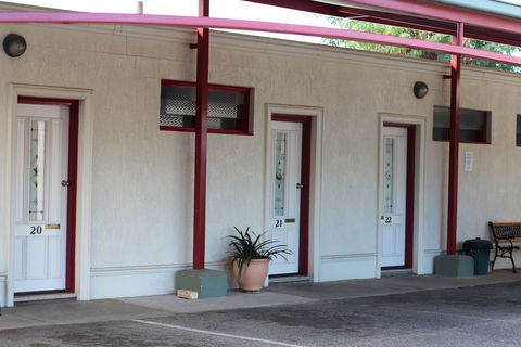Hume Inn Motel - Accommodation Guide 2
